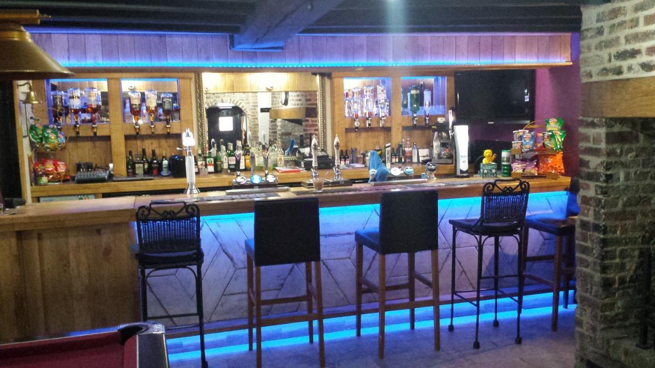 צ'אפל סנט לאונרדס The Cabin Saracens Head מראה חיצוני תמונה