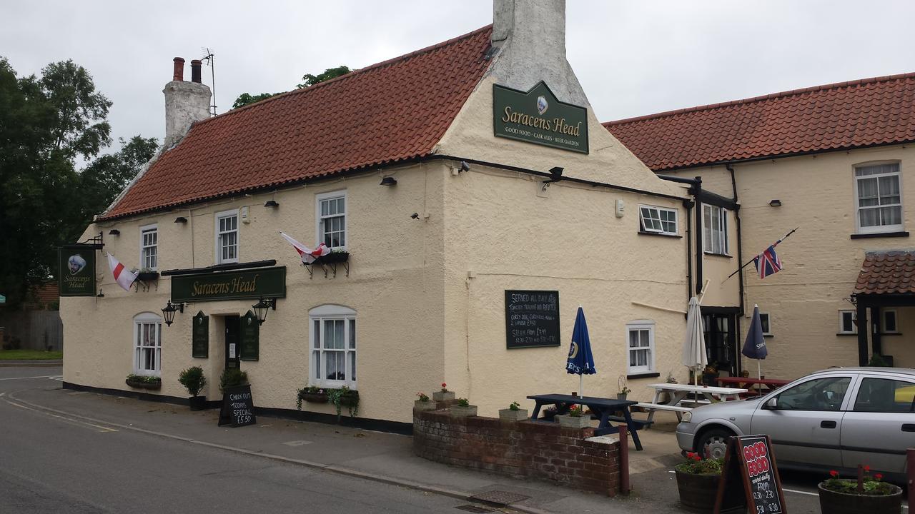 צ'אפל סנט לאונרדס The Cabin Saracens Head מראה חיצוני תמונה